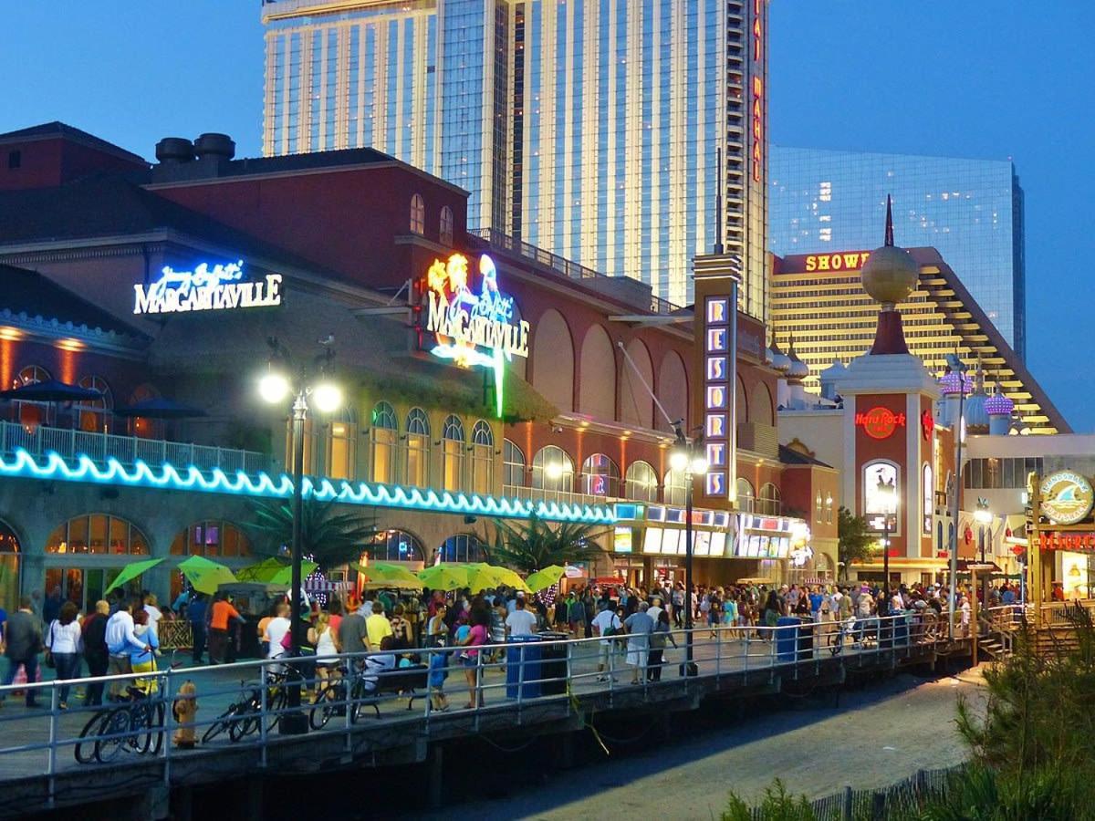 2Br 3Ba Beachfront Rental In Town Cozysuites Atlantic City Exterior foto